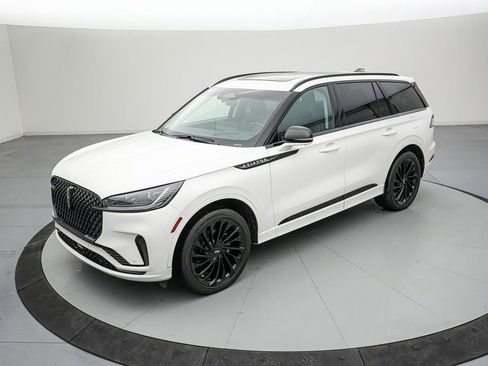 Used 2025 Lincoln Aviator Reserve w/ Jet Appearance Package image 8