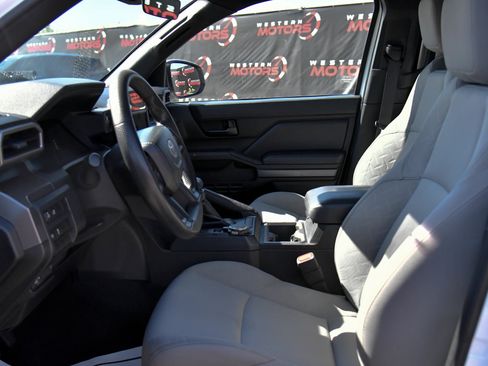 Used 2024 Toyota Tacoma SR5 AWD/4WD image 17