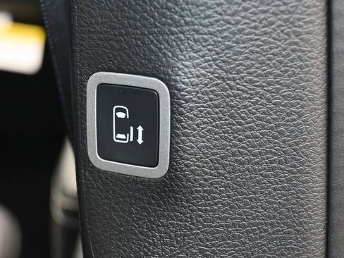 New 2026 Chrysler Voyager LX image 36