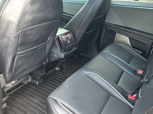 Used 2024 Tesla Cybertruck AWD Crew Cab image 21