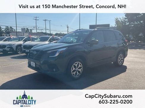 Used 2023 Subaru Forester Premium AWD/4WD image 3