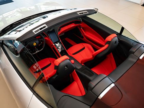 Used 2024 Ferrari Roma Spider image 25