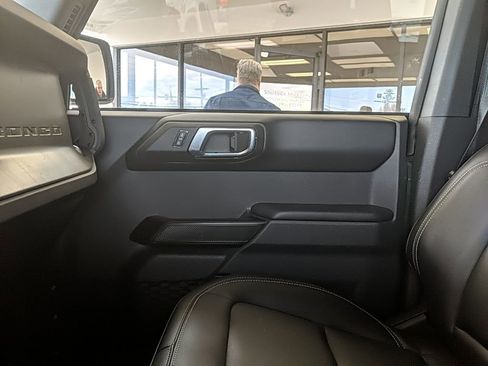 Used 2025 Ford Bronco Badlands image 22