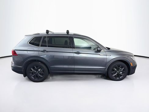 Used 2024 Volkswagen Tiguan SE AWD/4WD image 10