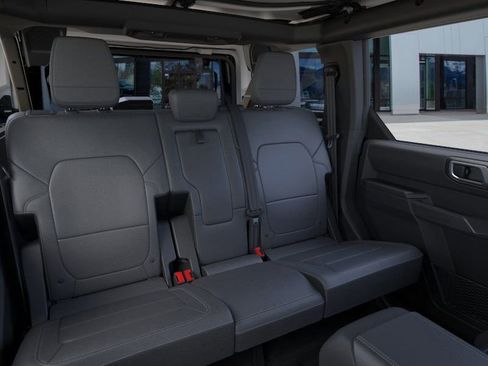 New 2025 Ford Bronco Badlands image 11