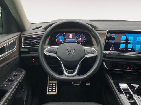 Used 2025 Volkswagen Atlas SEL Premium R-Line image 15