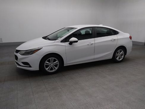 Used 2018 Chevrolet Cruze LT FWD image 2