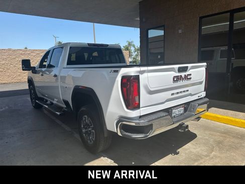 Certified 2023 GMC Sierra 2500 SLT w/ SLT Convenience Package AWD/4WD image 6
