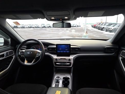 Certified 2022 Ford Explorer XLT image 12
