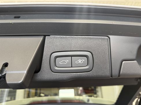 New 2026 Volvo XC60 T8 Ultra w/ Climate Package AWD/4WD image 36