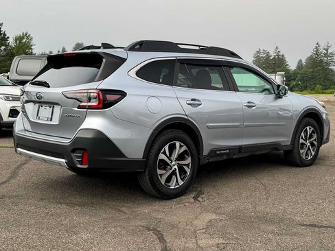 Used 2022 Subaru Outback Limited AWD/4WD image 3
