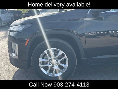 Used 2022 Chevrolet Traverse LS image 12