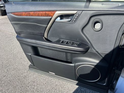 Used 2019 Lexus RX 350L w/ Premium Package image 17