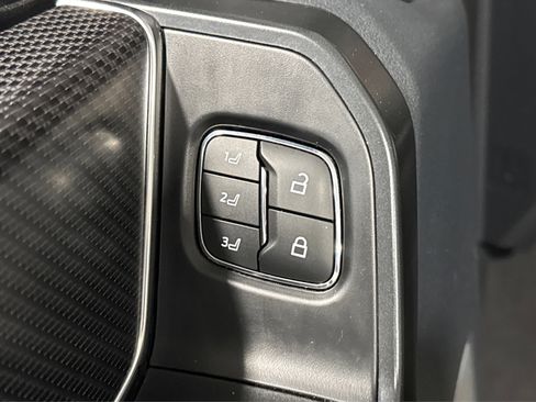 Used 2022 Ford F150 Raptor w/ Equipment Group 801A High image 16