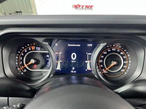 New 2025 Jeep Gladiator Sport w/ Premium Package image 16