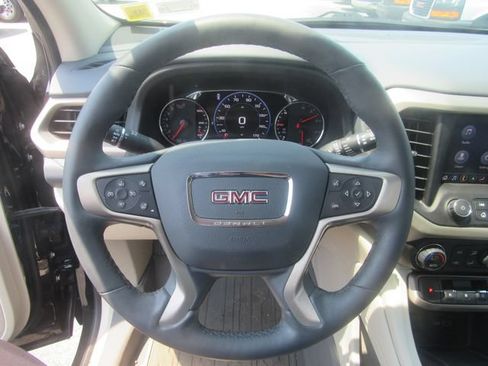 Certified 2023 GMC Acadia Denali w/ Denali Ultimate Package AWD/4WD image 13