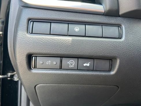 Used 2026 Nissan Rogue SL FWD image 10