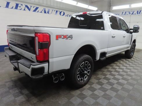 Used 2025 Ford F250 Platinum w/ FX4 Off-Road Package image 4