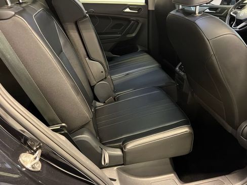 Certified 2024 Volkswagen Tiguan SE FWD image 13