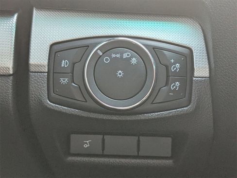 Used 2015 Ford Explorer XLT w/ Equipment Group 202B image 24