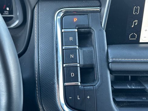 Used 2023 GMC Yukon AT4 image 33