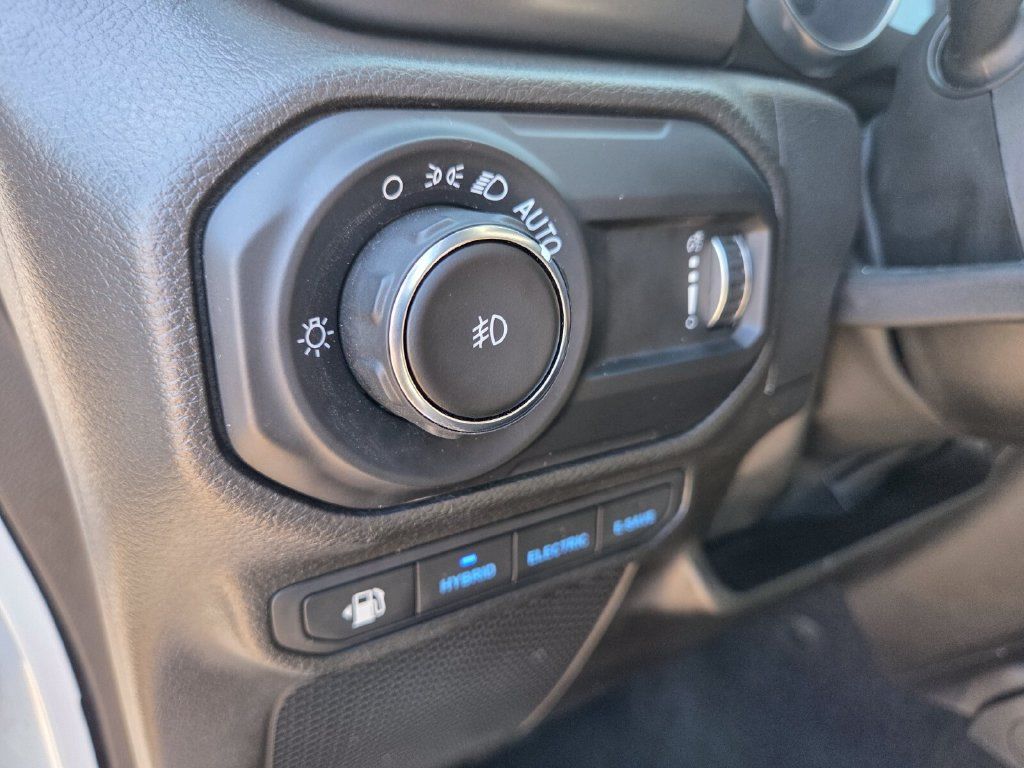 Used 2023 Jeep Wrangler Unlimited AWD/4WD image 12