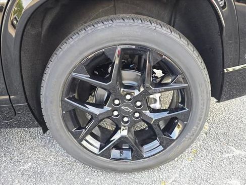 New 2026 Chevrolet Traverse RS w/ LPO, Floor Liner Package FWD image 31