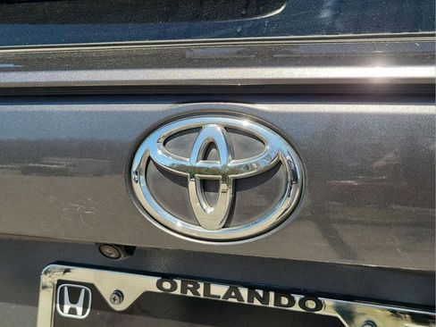 Used 2023 Toyota RAV4 XLE Premium image 23