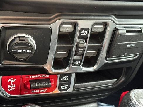 Used 2021 Jeep Wrangler Unlimited Rubicon image 32