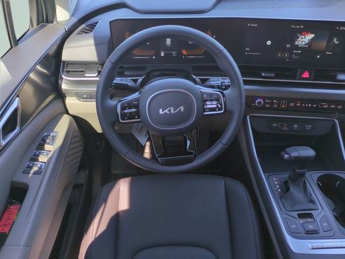New 2026 Kia Carnival FWD image 14