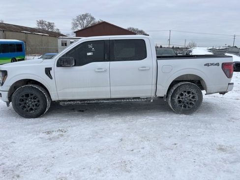 Used 2024 Ford F150 XLT w/ XLT Black Appearance Package image 5
