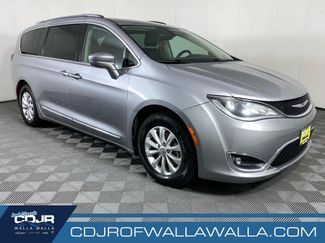 Used 2018 Chrysler Pacifica Touring-L FWD video 1