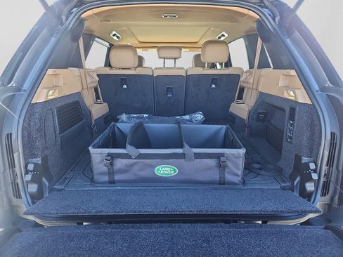 Used 2025 Land Rover Range Rover Long Wheelbase SE AWD/4WD image 9