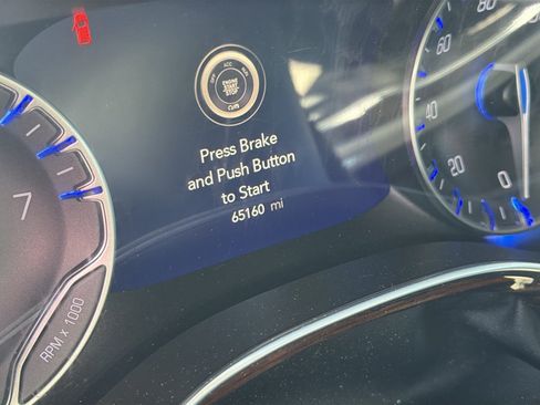 Used 2023 Chrysler Pacifica Limited FWD image 3