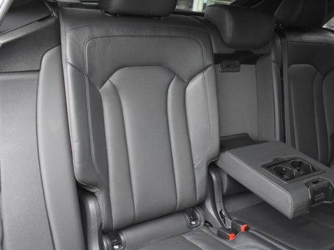 Used 2019 Audi Q8 Prestige w/ Luxury Package image 47