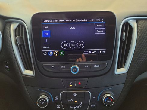 Used 2023 Chevrolet Malibu LS FWD image 25