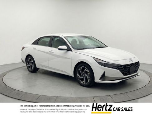 Used 2025 Hyundai Elantra Limited image 1