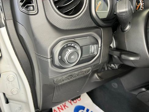 Used 2025 Jeep Wrangler Unlimited Rubicon w/ Convenience Group image 14