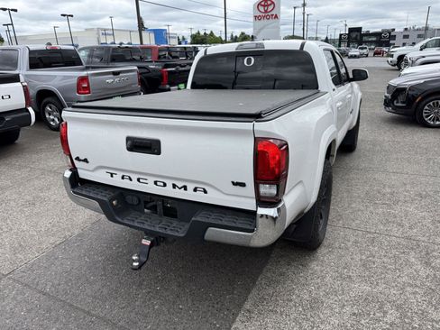 Used 2022 Toyota Tacoma SR5 w/ Black Out Package (TMS) AWD/4WD image 5