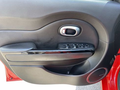 Used 2019 Kia Soul + FWD image 17