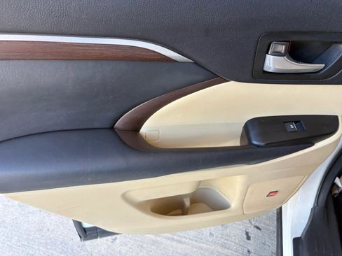 Used 2015 Toyota Highlander Limited AWD/4WD image 24