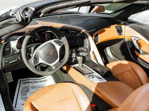 Used 2018 Chevrolet Corvette Stingray Convertible RWD image 10
