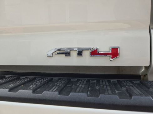 Used 2024 GMC Sierra 2500 AT4 AWD/4WD image 14