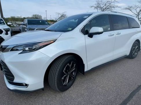 New 2026 Toyota Sienna Platinum AWD/4WD image 6