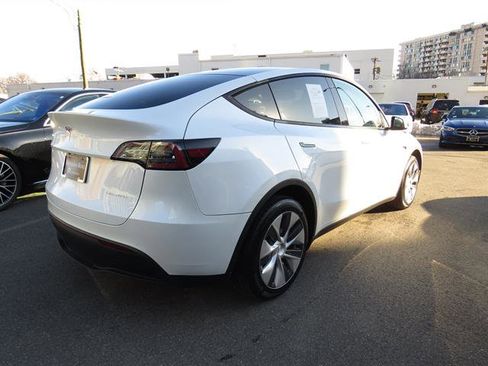 Used 2020 Tesla Model Y Long Range image 4