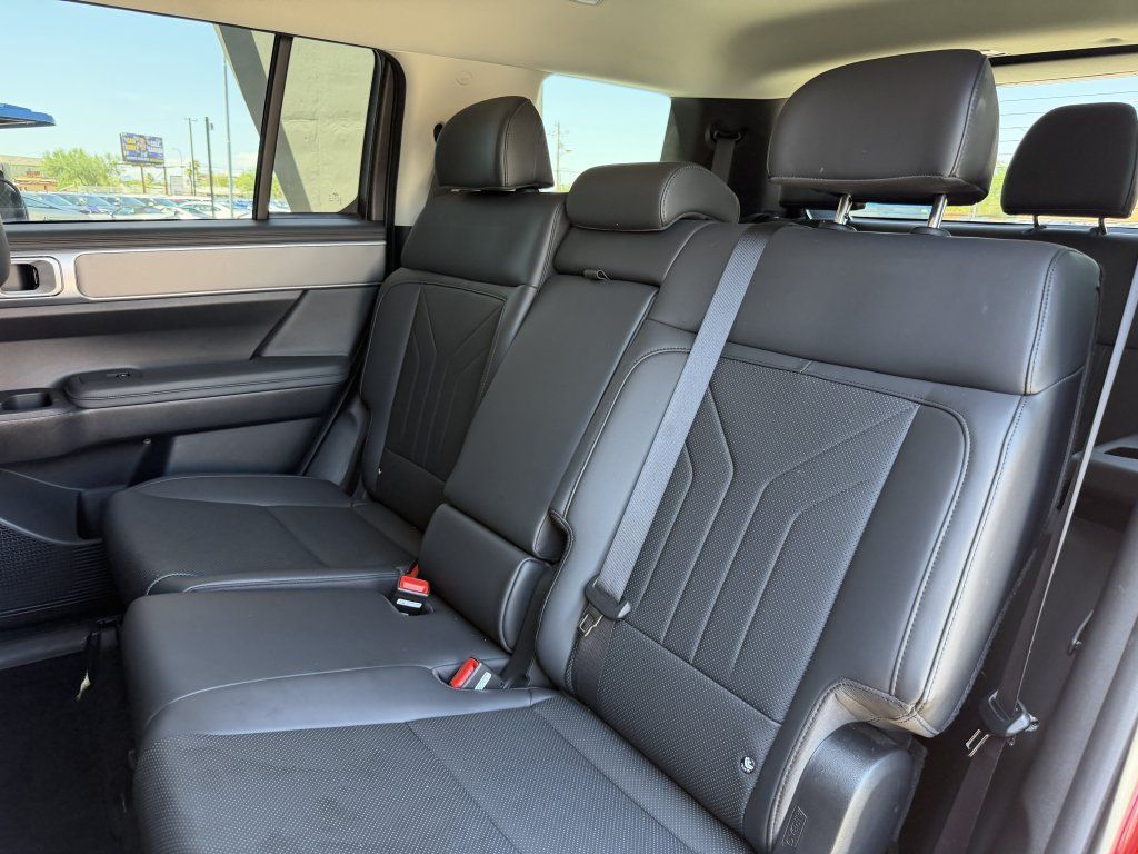 Used 2024 Hyundai Santa Fe XRT AWD/4WD image 35