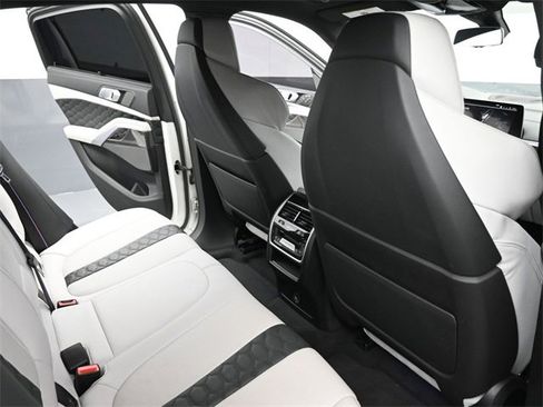 Used 2022 BMW X6 M Base w/ Competition Package image 22