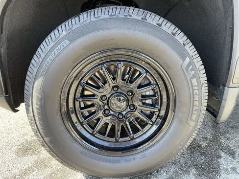 Used 2021 GMC Sierra 1500 AT4 w/ AT4 Premium Package AWD/4WD image 45