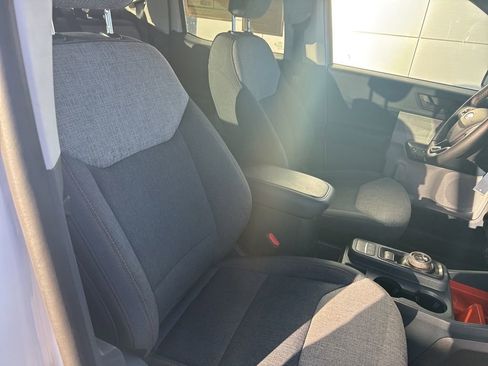 Certified 2024 Ford Maverick XLT w/ XLT Luxury Package image 27