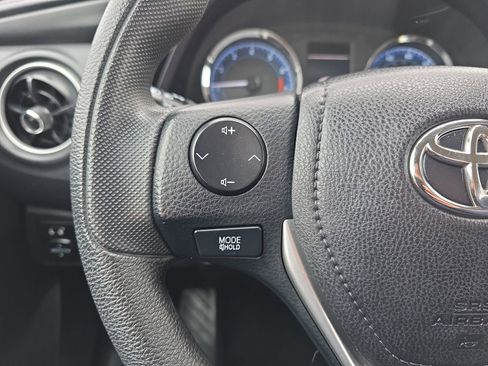 Used 2019 Toyota Corolla LE image 16